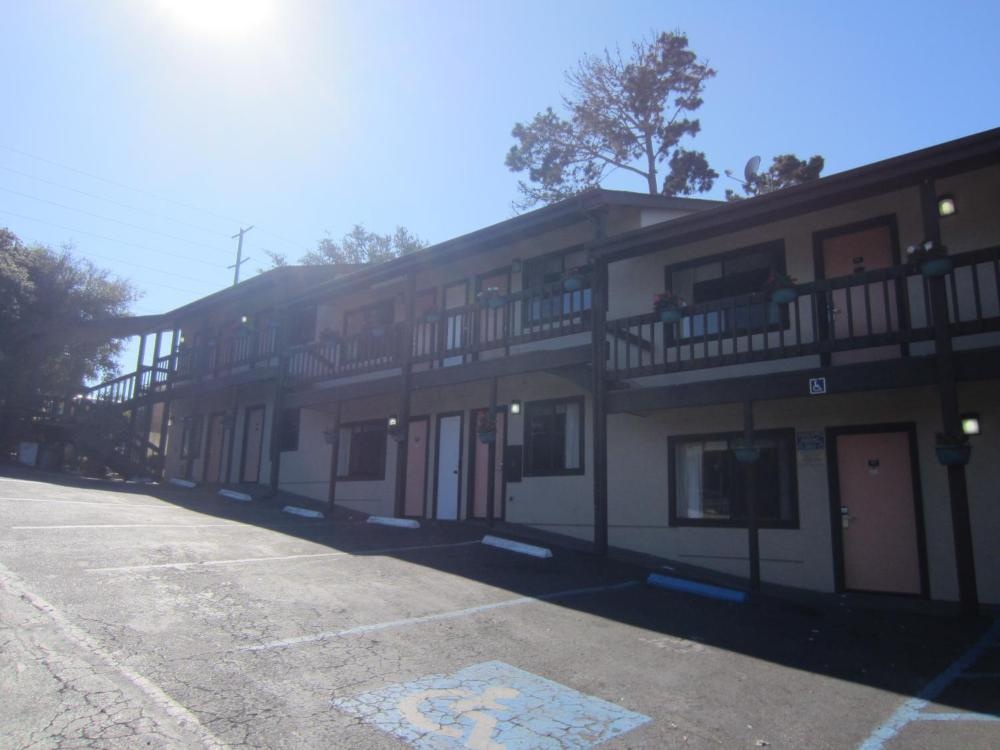 Monterey fairgrounds inn
